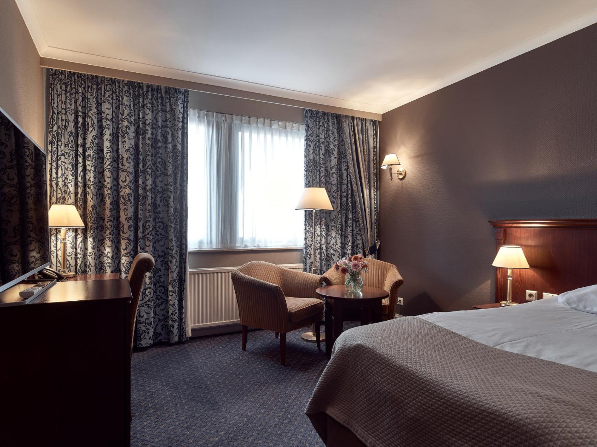 Good Seasons Hotel Den Bosch Ден Бош Екстериор снимка